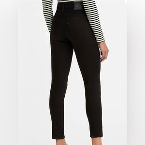 🔴 SOLD 🔴 NWT Levi’s 721 High-Rise Skinny Soft Black Denim Stretch Hold Lift